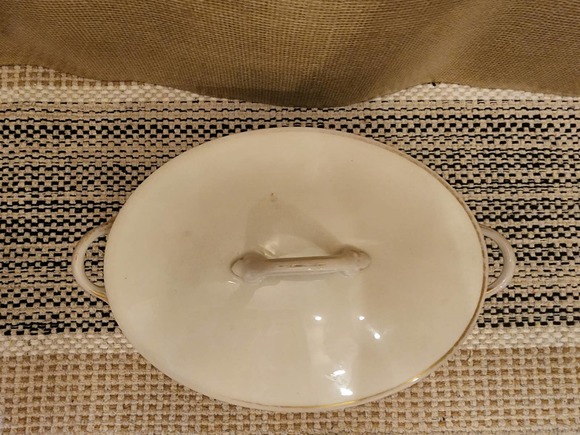 CH Field Haviland Oval Covered Vegetable - Picture 3 of 6
